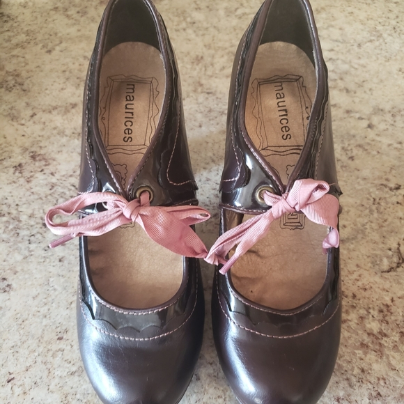 Brown and Pink Heels - Picture 2 of 5